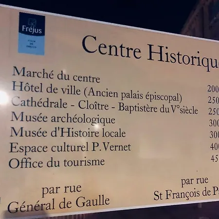Charmant Centre Historique De Fréjus